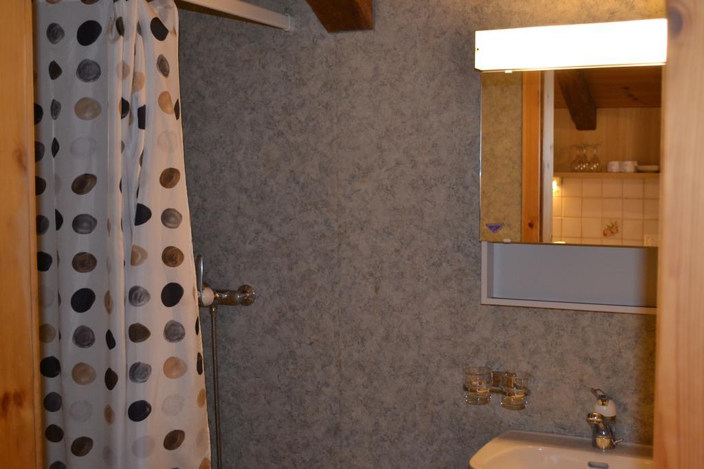 B&B Chasa Arfusch Ardez Zimmer foto